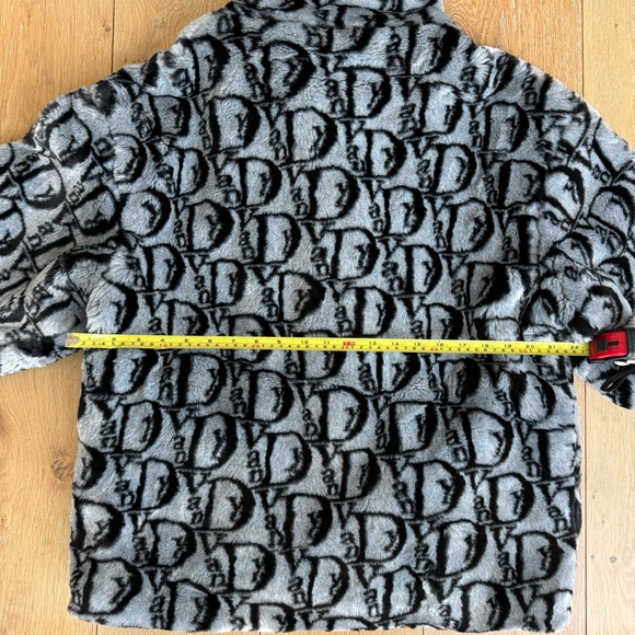 VanDior Faux Fur Jacket - Picture 12 of 12